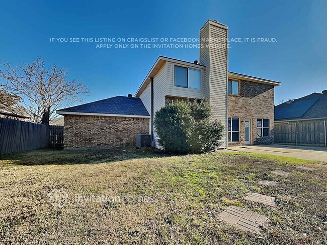 Building Photo - 8618 Fairfax Ave