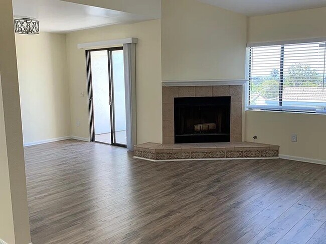 Building Photo - 313 Crocus Ct