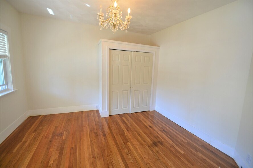 Building Photo - 59 Judson St