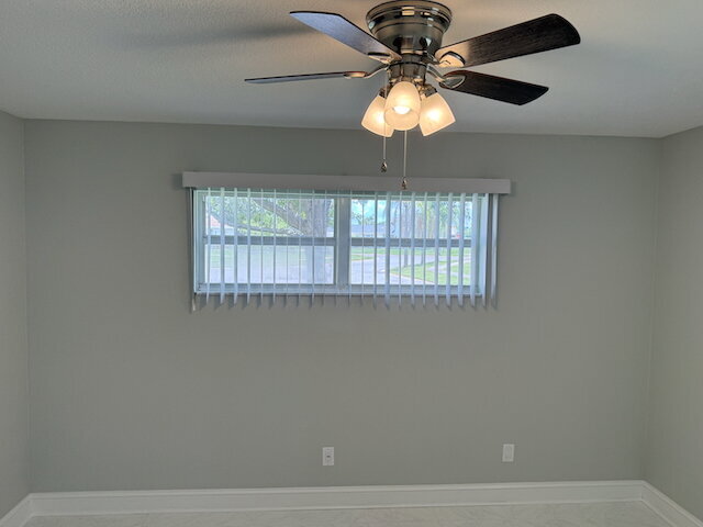 Building Photo - Remodeled Pool Home Located in the Very De...