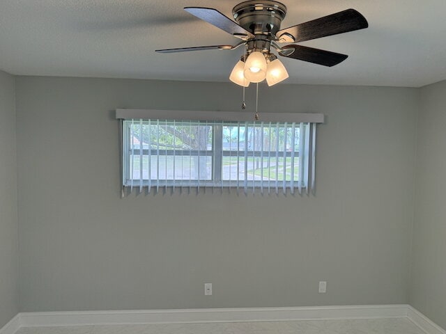 Building Photo - Remodeled Pool Home Located in the Very Desirable Bay Crest Park Waterfront Community