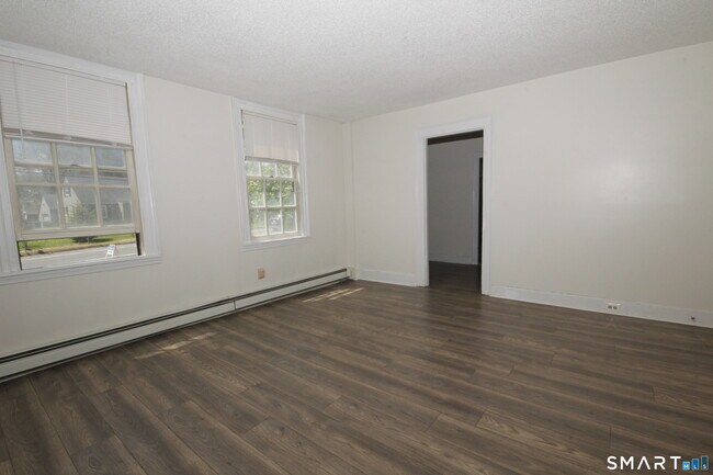 Building Photo - 204 Poquonock Ave