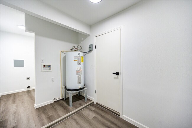 Building Photo - 12127 Palmton St