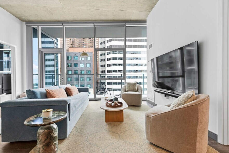 Building Photo - 60 E Randolph St