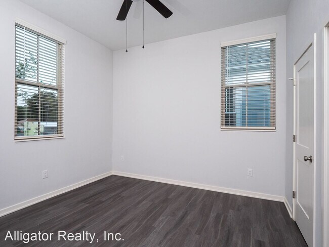 Building Photo - 4 br, 4 bath House - 608 SW 5th Terrace