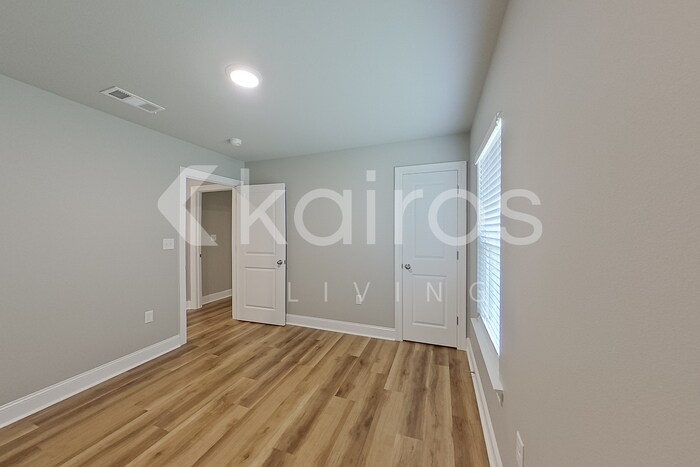 Building Photo - 22871 Balsam Dr