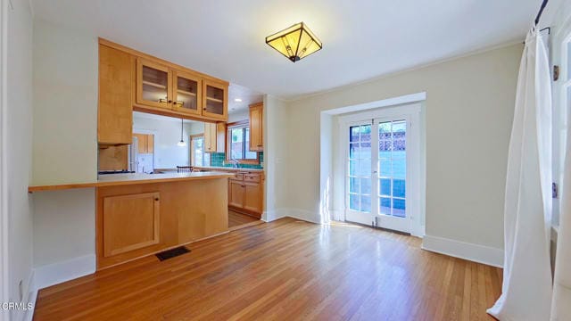 Building Photo - 1915 Las Lunas St