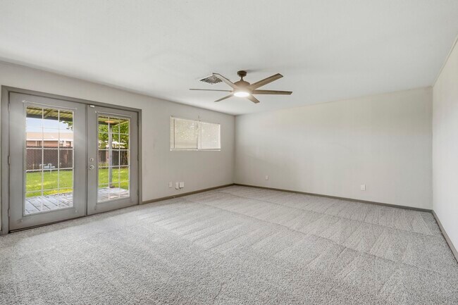Building Photo - 5413 Vae Dr