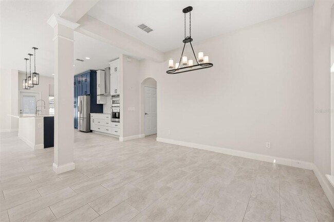 Building Photo - 212 Ficus St