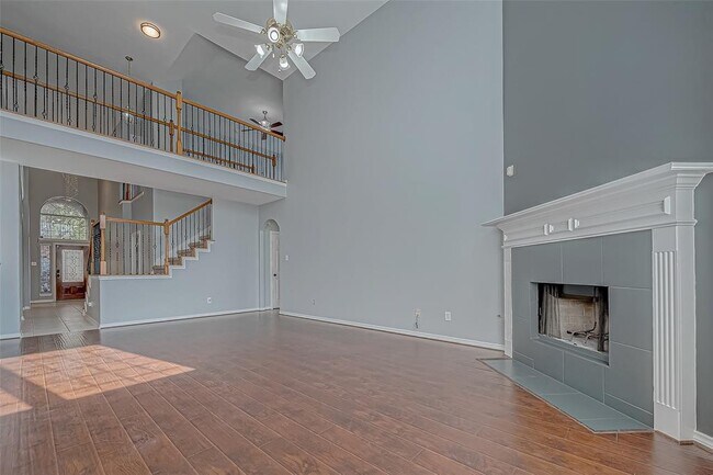 Building Photo - 16523 Pinon Vista Dr