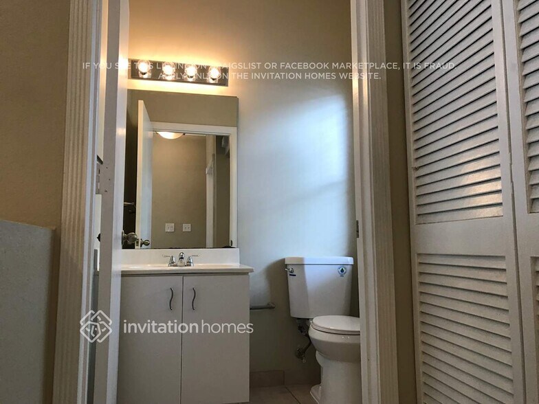 Building Photo - 11205 Sunview Way