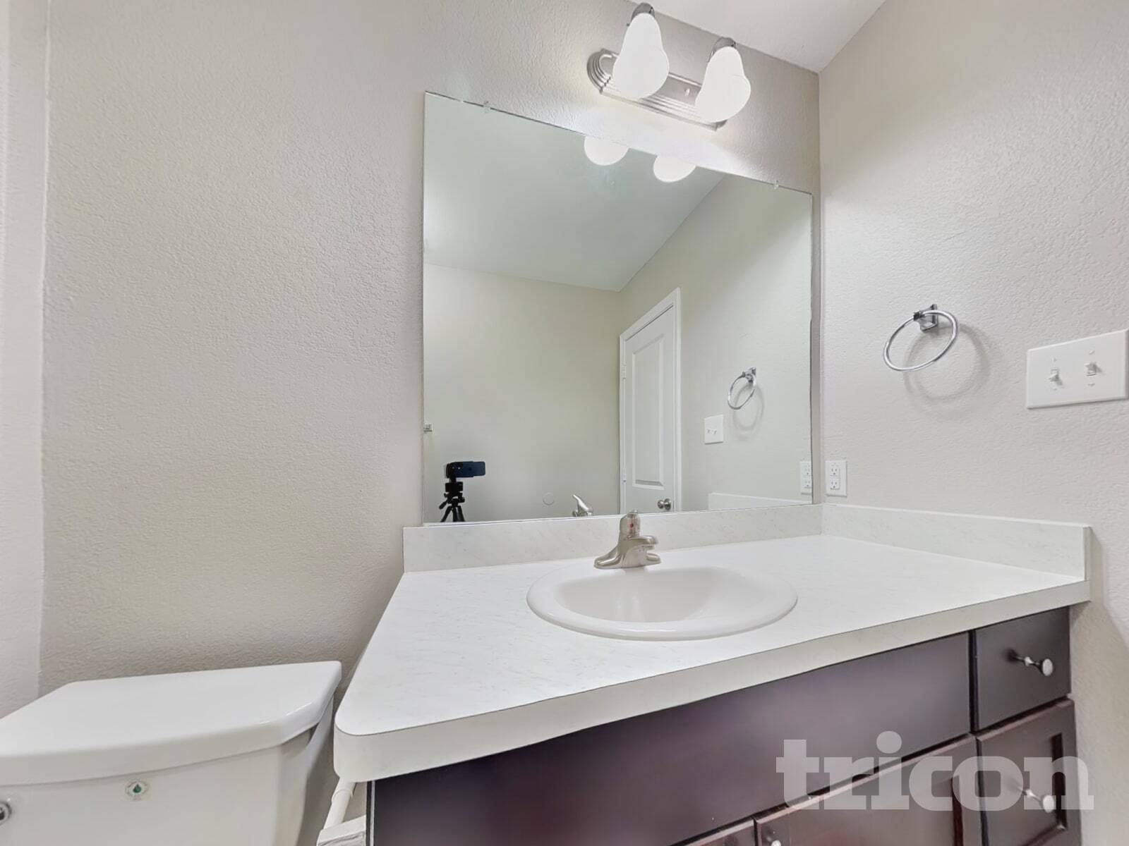 Building Photo - 424 Mallow Dr