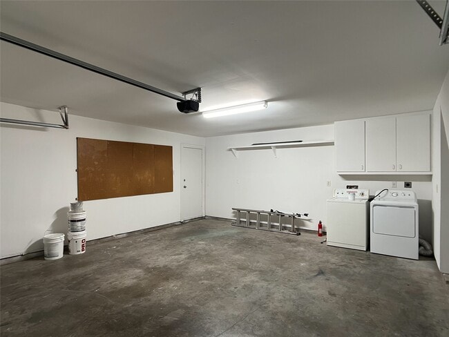 Building Photo - 5899 Fairdale Ln