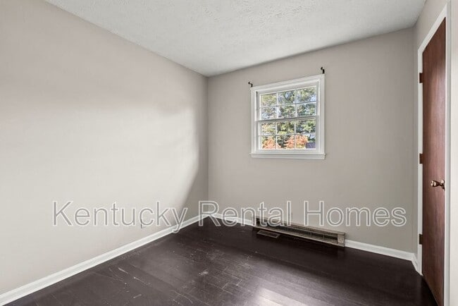 Building Photo - 123 Rock Creek Dr