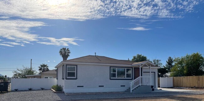 Building Photo - 1164 San Vicente Rd