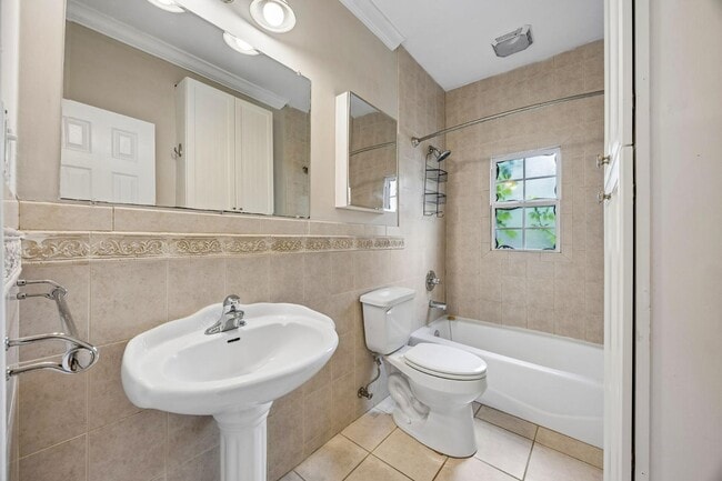 Building Photo - 3643 Herschel St