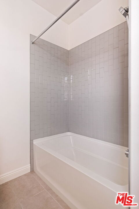 Building Photo - 5929 Spelthorne Ln