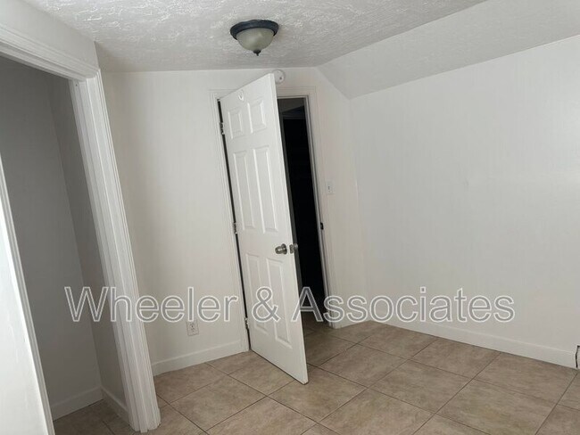 Building Photo - 1315 S 120 E
