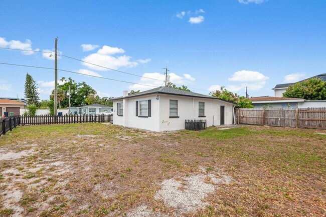Building Photo - SOUTH TAMPA HOME FOR RENT!