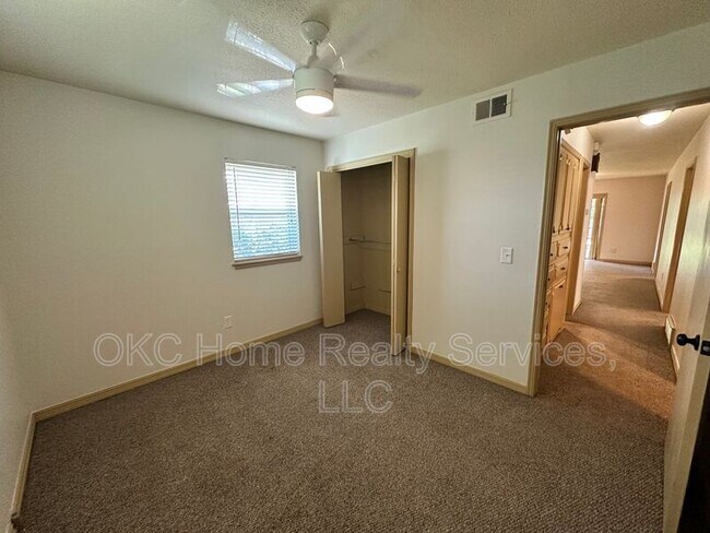 Building Photo - 2809 SW 77th St