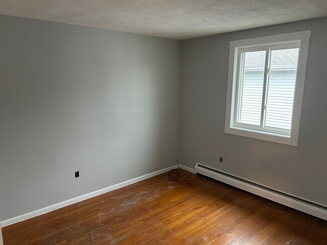 Building Photo - 52 Waltham St