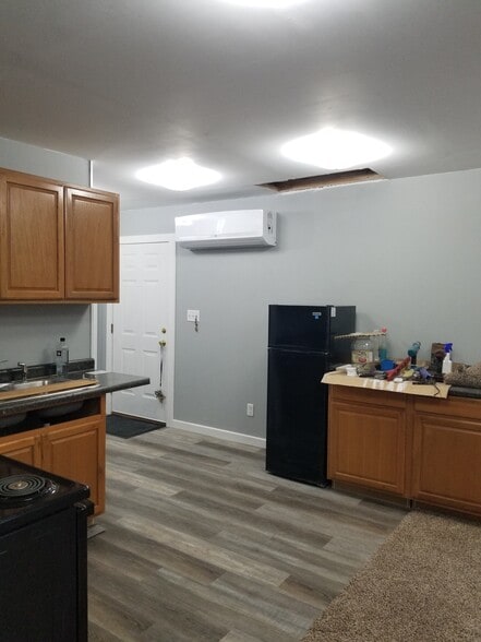 Building Photo - 807 Maple Ave