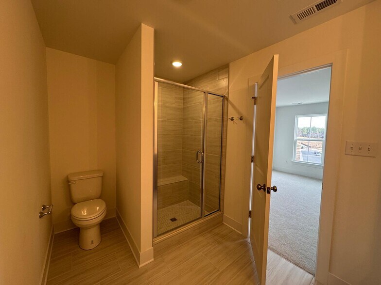 Building Photo - 6606 Sunrise Oasis Ln