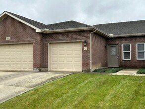 Building Photo - 1 Bedroom Apartment with Garage!