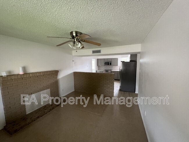Building Photo - 11620 Versailles Ave NE