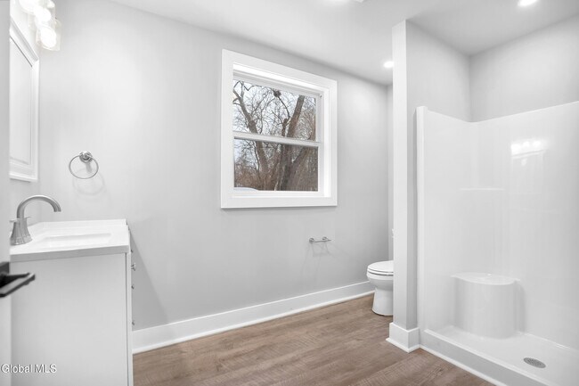 Building Photo - 103 E High St