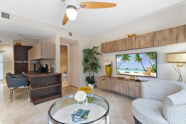 Building Photo - 4101 Bayview Dr