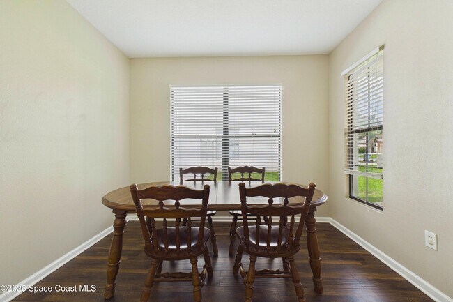 Building Photo - 551 Loxley Ct