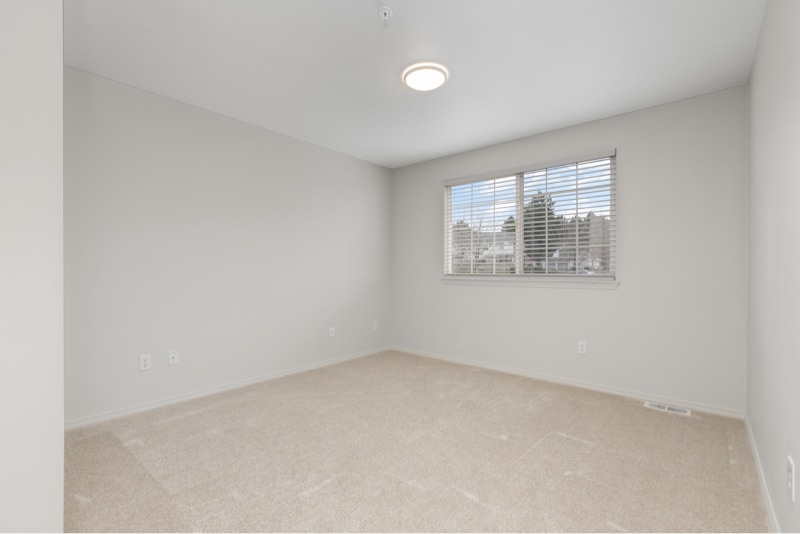 Building Photo - 4802 Nassau Ave NE