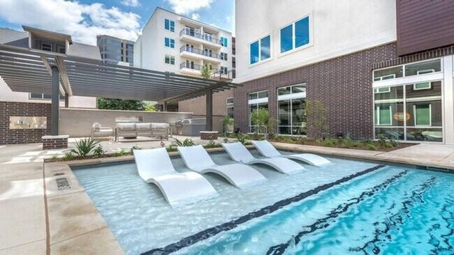 Building Photo - 4105 McKinney Ave