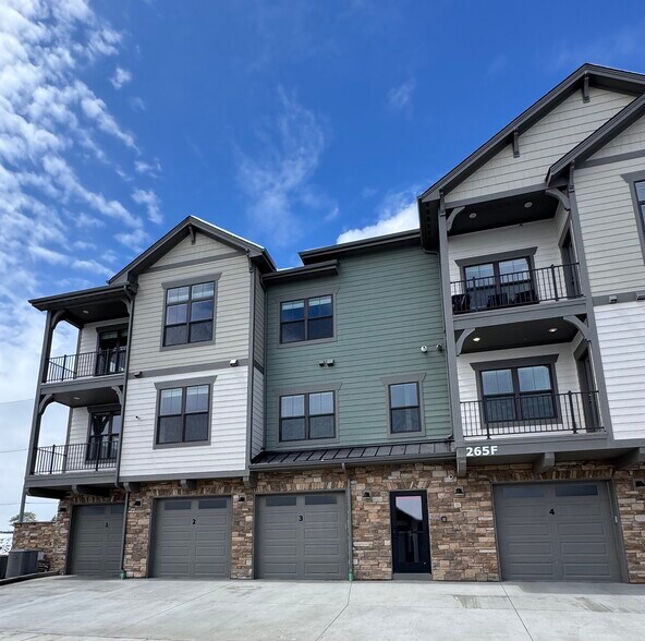Garage #2 - 265 High Point Dr