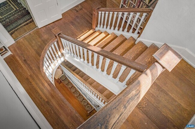 Building Photo - 502 Park Hill