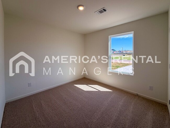 Building Photo - Sign a 13-month lease by 3/31/2026 to receive a $500 Gift Card! New Construction Home for Rent in...