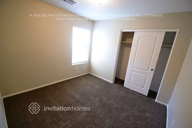 Building Photo - 10237 W Hess St