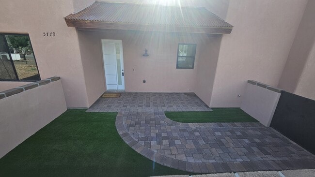 Building Photo - 5730 N Williams Dr