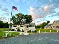 Building Photo - 2 Bedroom 1 Bathroom Manufactured Home For Rent!