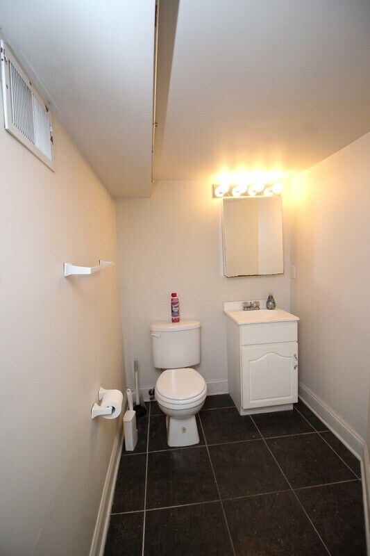 Building Photo - 1819 Jackson St