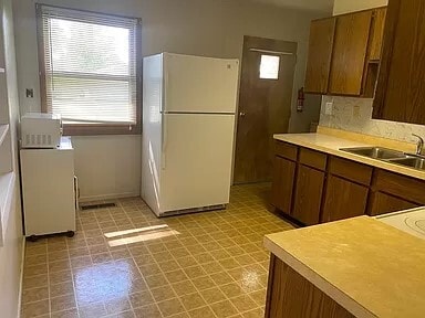 Building Photo - 128 N Beech St