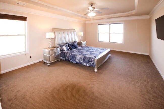 Building Photo - 3415 Pointe Vecchio Cir