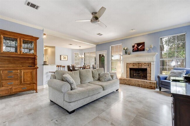 Building Photo - 1909 Springwater Dr