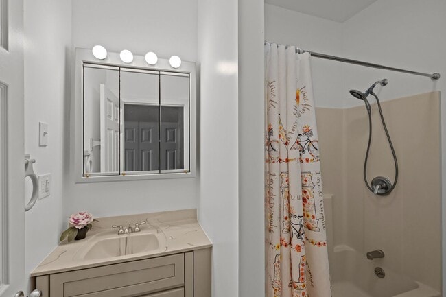 Building Photo - RENTAL HOME 3BD/2BTH