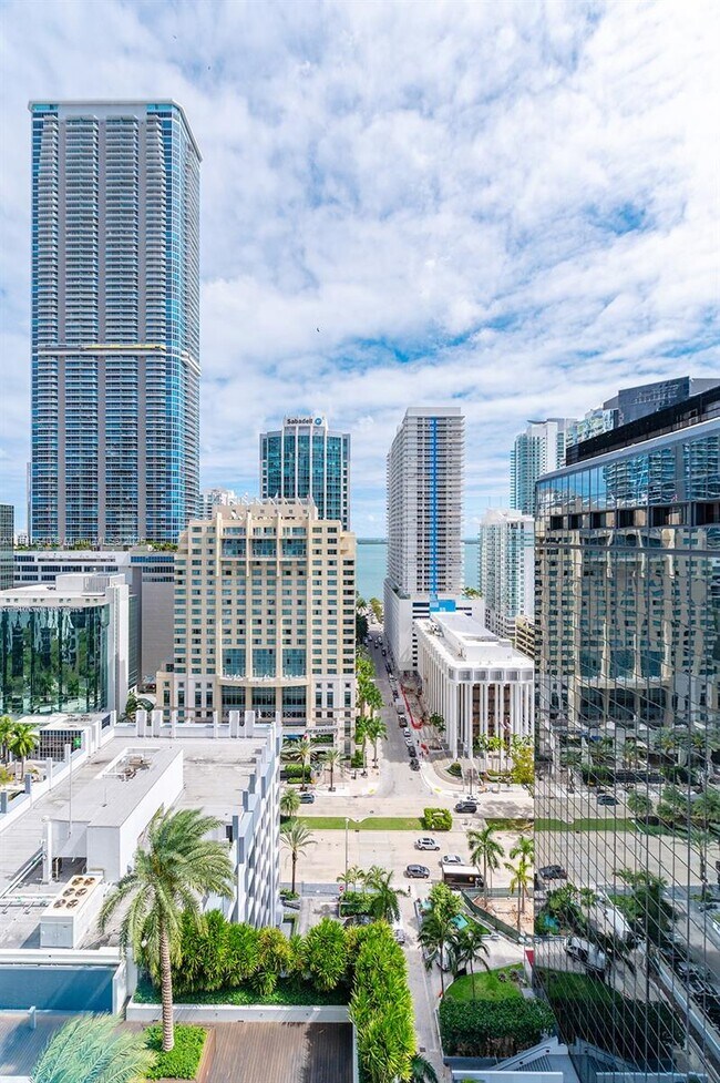 Building Photo - 1080 Brickell Ave
