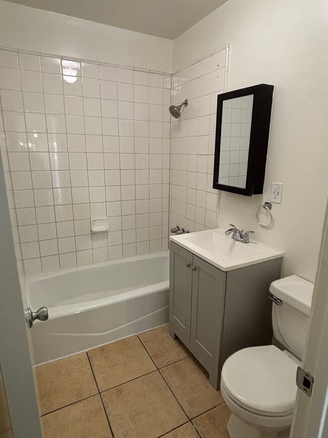 Building Photo - Spacious 4 Bed/2 Bath  Apartment for Rent in San Pedro