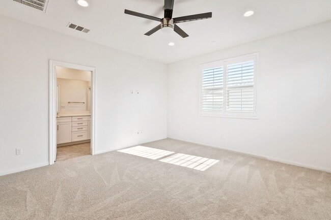 Building Photo - Beautiful newly built 4 bedroom, 3 bath home in the quiet, gated community of Westgate!