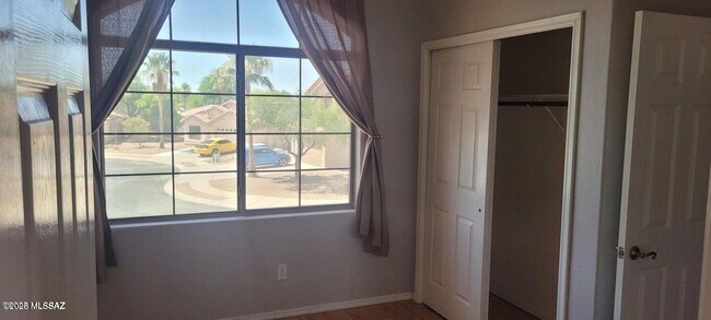 Building Photo - Northwest 4 Bedroom Pool Home