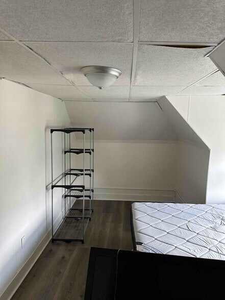 Building Photo - 120 Badger Ave